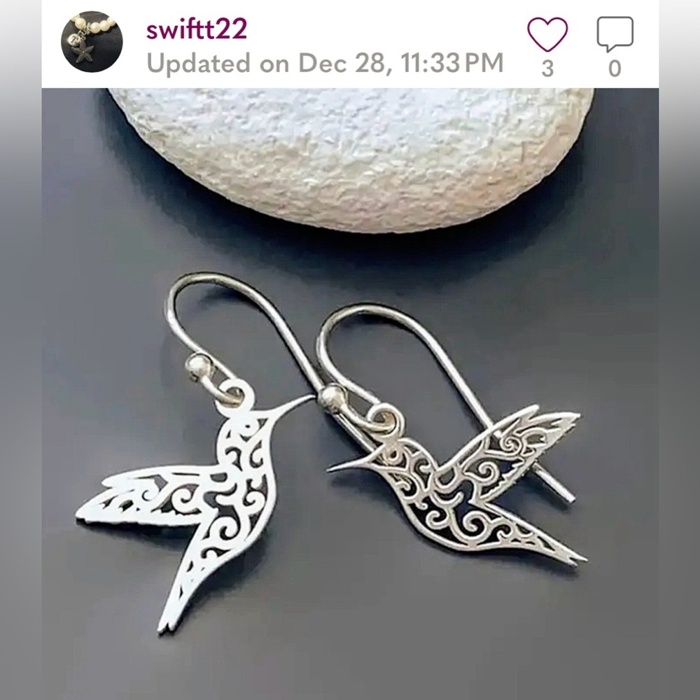 💛 Filigree Hummingbird Dangle Earrings